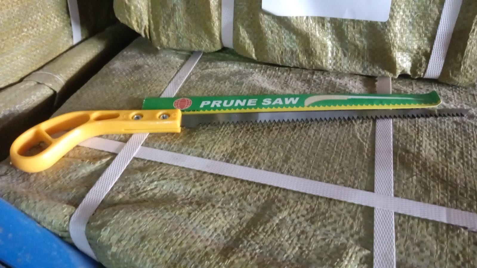 Portable Hand Saw High Strength Saw Small hand saw (34 Cm Long / 1 Pc) Portable Hand Saw High Strength Saw Small hand saw (34 Cm Long / 1 Pc)